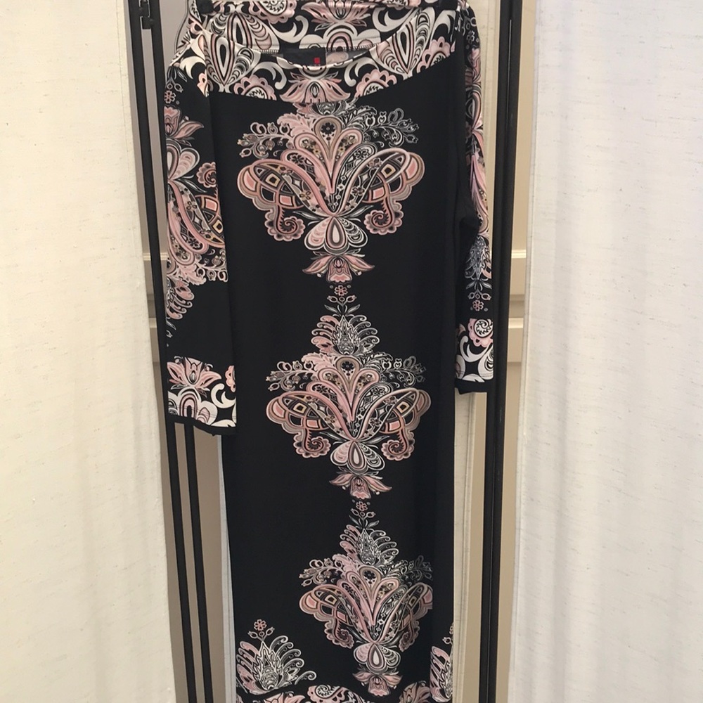 Dress by Scarlett Black / Pink  Size 8 Length 36 inches and across chest 18 in - Picture 3 of 6